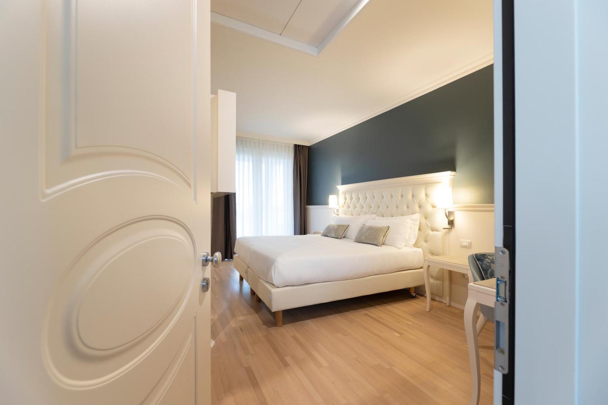 Hotel La Caporala Castel de Azzano Bagian luar foto