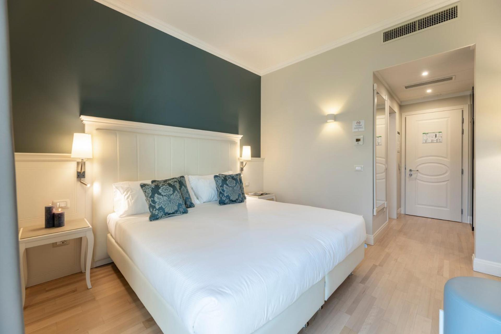 Hotel La Caporala Castel de Azzano Bagian luar foto