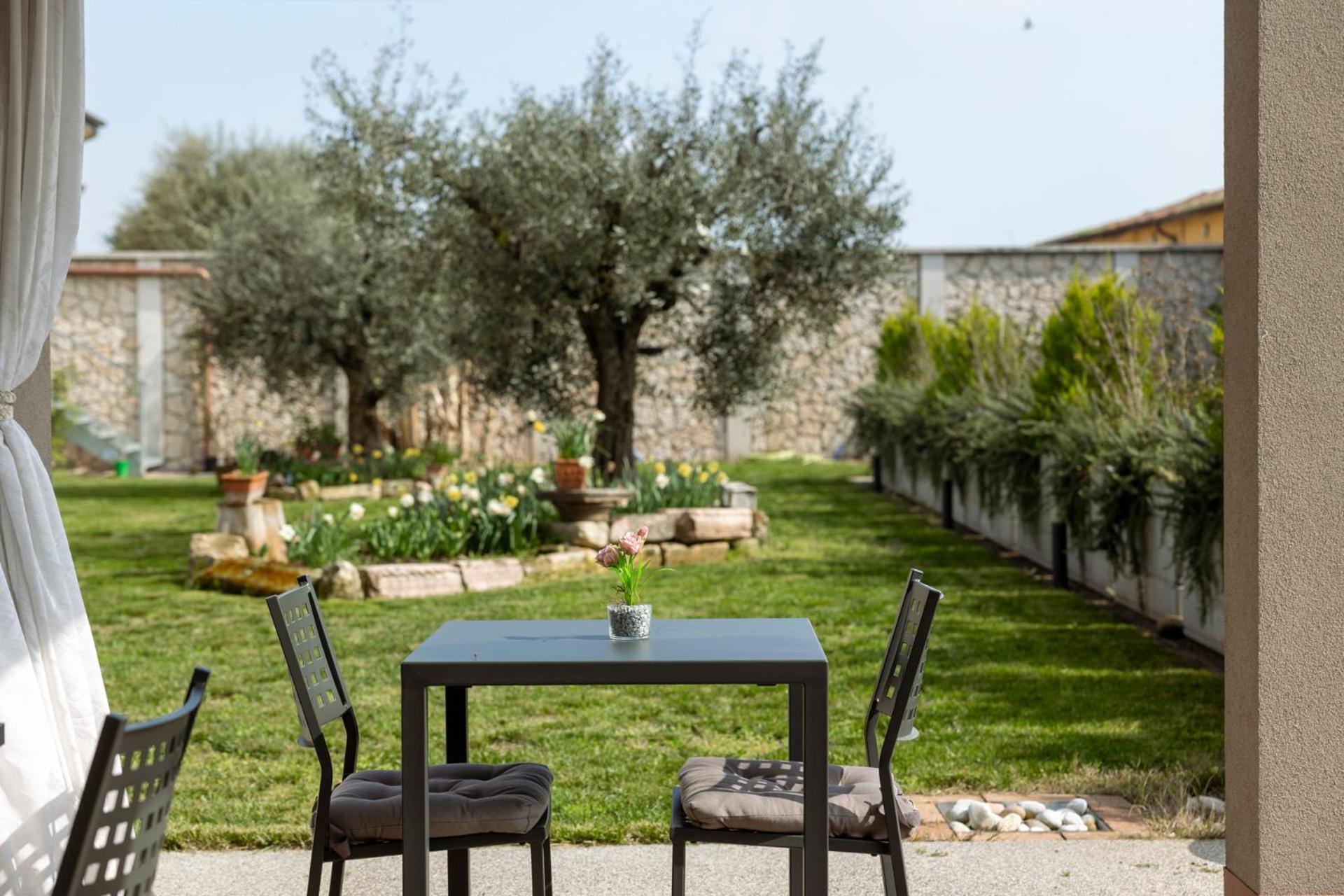 Hotel La Caporala Castel de Azzano Bagian luar foto